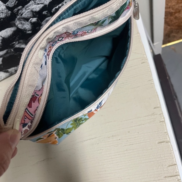 LeSportsac 1974 toiletry bag - Picture 4 of 5